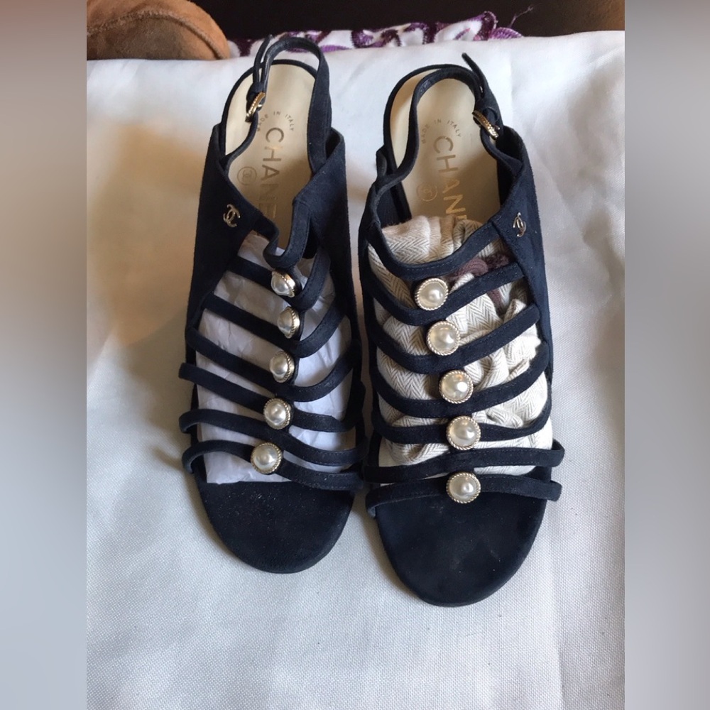Chanel INTERLOCKING CC LOGO SLINGBACK SANDALS - Picture 10 of 16